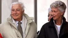 Eredità Agnelli, John Elkann e la madre al processo svizzero sulla residenza della nonna Marella