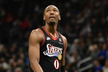 Maxey ob zmagi nad Milwaukeejem s 54 točkami postavil osebni rekord