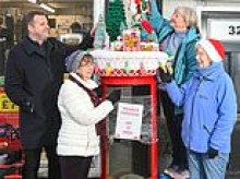 Royal Mail steals Christmas: Uproar in village renowned worldwide for its yarn bombing as new solar-powered postboxes force Titchfield to retire 'spectacular' toppers