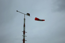 Na Primorskem opozorilo pred burjo, na jugu in jugovzhodu možno rahlo sneženje