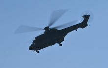 Helikopter odpihnil starejšo peško, ki se je hudo poškodovala