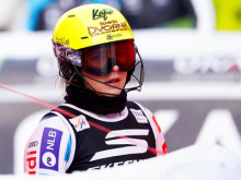 Neja Dvornik si je na ogrevanju poškodovala gleženj