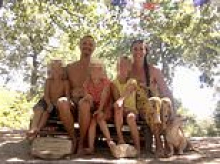 Italian government clashes with its own judiciary over decision to remove British father's children from 'crumbling ruin' where they live 'off-grid' with his wife after entire family poisoned by mushrooms