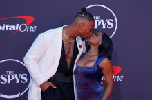 Simone Biles spricht offen über ihre Brust-OP: „Tut so verdammt weh“