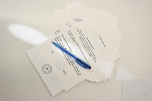 Po nedeljskem referendumu še štetje glasov po pošti, končni izid se ne more več spremeniti