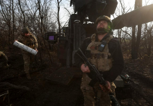 Trump namignil na velik napredek. Zelenski opozarja na zahtevo za predajo ozemlja.