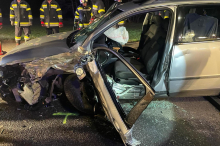 Alkoholisierte Lenkerin verursachte Frontalkollision: Mann eingeklemmt