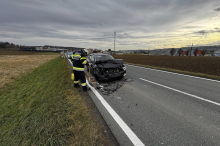 Lenker blieb am Bremspedal hängen: Auffahrunfall mit drei Verletzten