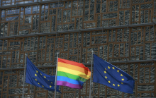 Sodišče EU-ja: Članice Unije morajo priznati istospolne zakonske zveze, sklenjene v drugi članici