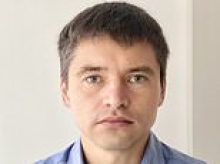 IT worker sacked after 'uncovering a public funds fraud cover-up' has his unfair dismissal case thrown out… for EATING during his tribunal