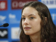 Kanadska plavalka Penny Oleksiak dve leti na suhem