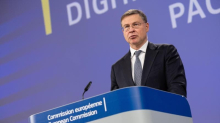 Ue, Dombrovskis: “Italia fuori dalla procedura d’infrazione ma la crescita è ancora troppo lenta”