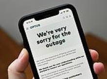 Fresh blow for Optus as thousands of furious customers are unable to make triple-zero calls AGAIN
