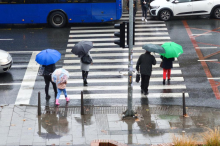 U BEOGRADU KIŠA, TOKOM NOĆI STIŽE JAČE ZAHLAĐENJE I SNEG: Detaljna prognoza do kraja sedmice