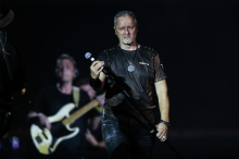 Thompson zaradi prepovedi koncerta z radikalnimi potezami