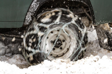 BEZ ZIMSKE OPREME NE KREĆITE NA PUT NI ZA ŽIVU GLAVU! AMSS: Kiša, susnežica i sneg otežavaju vožnju, predveče moguća i najopasnija pojava na putu 