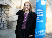 Vlada z interventnim zakonom uvaja strožji nadzor nad bolniškimi odsotnostmi