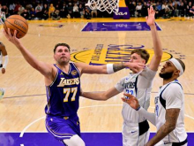 Nasmejani Luka Dončić z Lakersi do sladke zmage nad Dallasom