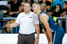 Šok po bolečem porazu, dodatno skrb pa povzroča Hrovatova odsotnost proti Švedski