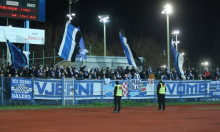 Navijači Osijeka ogorčeni: Žene i djeca su bosi stajali na betonu, oduzimali su im kape i rukavice