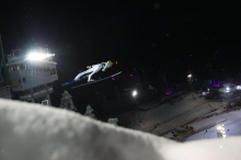 Prevc in Zajc v vetrovni loteriji Ruke za las na tekmi