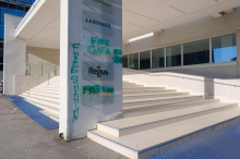 V Torinu protestniki vdrli v prostore La Stampe. Časopisu očitajo islamofobijo in podporo Izraelu.