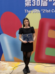 Mlada Jovana iz Paraćina briljirala na prestižnom takmičenju u Kini: Impresionirala žiri besedom i osvojila nagradu!