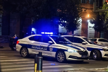 TEŽAK UDES NA NOVOM BEOGRADU KOD DELTE Automobil potpuno smrskan, stvaraju se zastoji