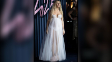 Babybauch in transparenter Robe: Sienna Miller ist erneut schwanger