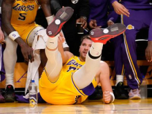 Konec velikega niza razglašenih Lakersov, Mavericksi nasmejani