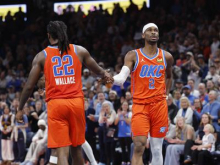 Prvaki za 13. zaporedno zmago proti oslabljenim Warriorsom