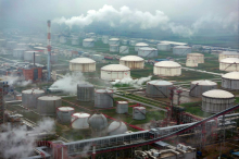 Srbija bo zaradi ameriških sankcij ustavila rafinerijo v Pančevu