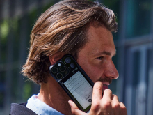 E‑ink zaslon kot dodatek za iPhone