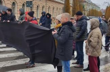 KAKO REVOLUCIJA JEDE SVOJU DECU, A U OVOM SLUČAJU I SVOJE RODITELJE: Studenti blokaderi posle opozicije krenuli u obračun sa zborovima