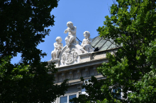 Kultura v letu 2024: država zanjo namenila 610 milijona evrov, posameznik porabil 263 evrov