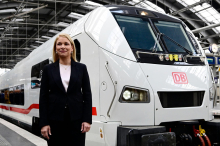 Deutsche Bahn : Neue Bahn-Chefin Palla will die Zahl der Topmanager halbieren 