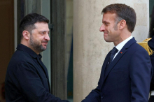 Spiegel: Macron opozoril evropske voditelje, da bi lahko ZDA izdale Ukrajino