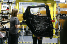 Veljati začela shema o skrajšanem delovnem času za ohranjanje delovnih mest v zaostrenih razmerah