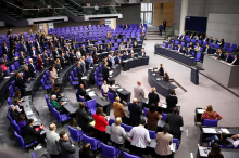 Nemški parlament sprejel pokojninsko reformo, ki jo je predlagala vladajoča koalicija