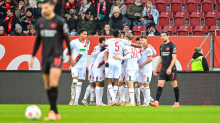 Fußball-Bundesliga: Baums Top-Comeback in Augsburg - Bayer im Alu-Pech