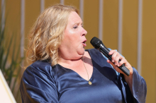 Kathy Kelly sagt Konzert nach Tod von Besucher spontan ab