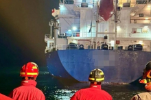 Lage noch unklar: Brand auf großem Handelsschiff vor dem Lido di Venezia