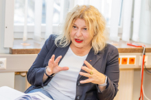 VHS-Chefin Gfrerer: „Bildung ist zu einem Geschäft geworden“