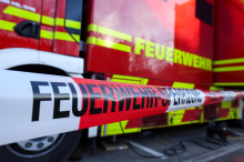 Acht-Meter-Absturz: Alkolenker landete mit Auto im Wald