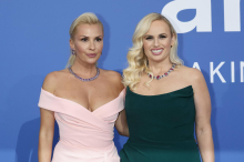 Rebel Wilson im Babyglück: Ehefrau Ramona Agruma erwartet Nachwuchs