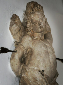 Mecen Sebastian Lipovž pl. Liebenhaus in kip njegovega zavetnika v Batujah