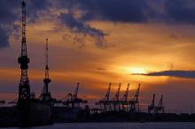 Gesetz wird abgeschwächt: EU-Lieferkettengesetz: Reaktionen zwischen Erleichterung und Empörung