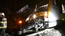 Unfälle: Auto an Bahnübergang von Zug erfasst - Fahrer stirbt