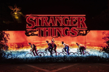 „Stranger Things“: Fans können bei der Polizei von „Hawkins“ anrufen