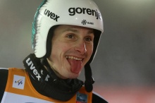 Domen Prevc s 25,5 točke naskoka za popoln dan družine Prevc